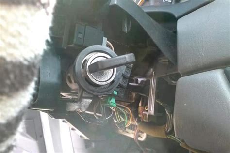 ford focus key stuck in ignition